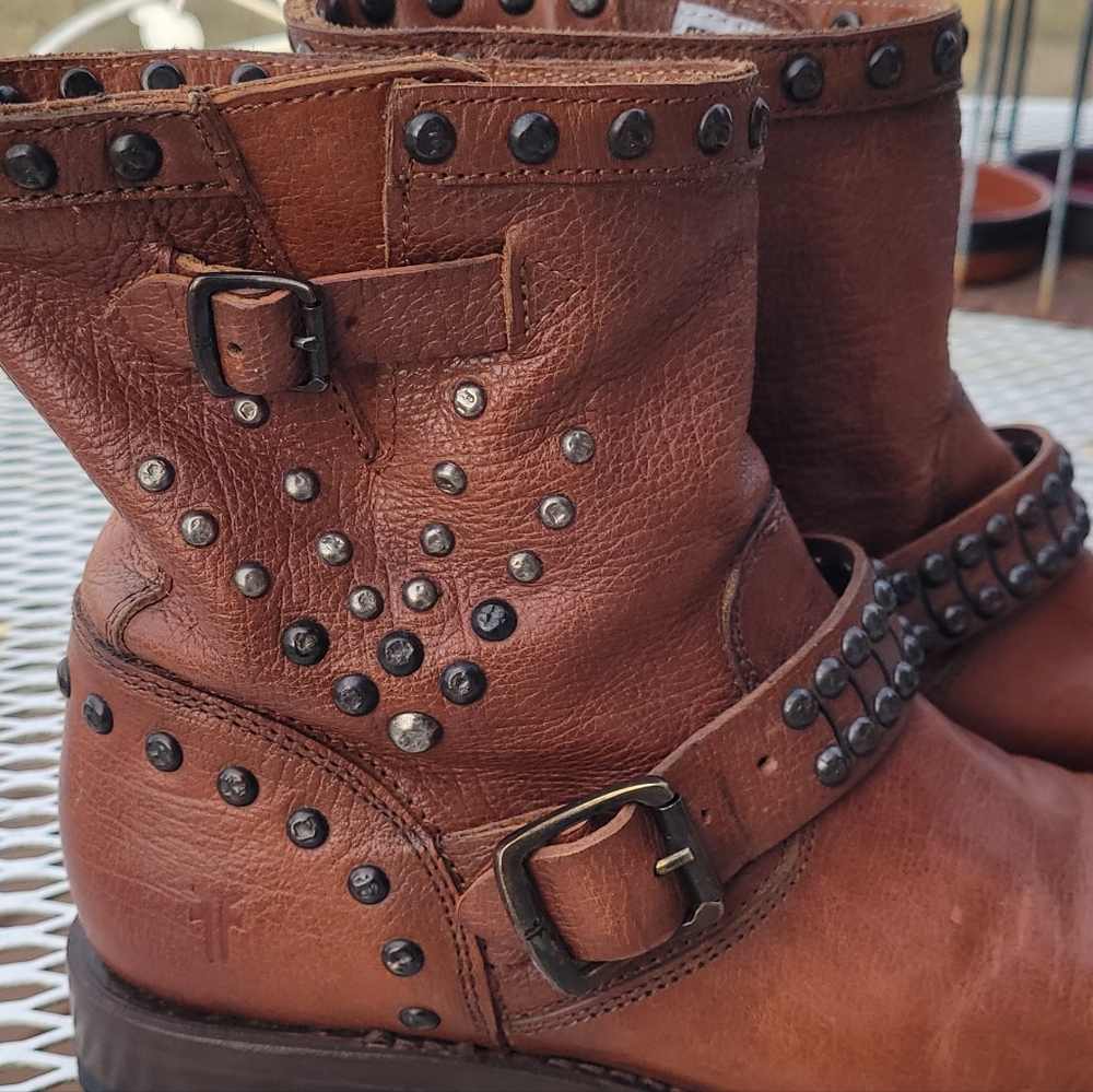 Frye nice quality leather Veronica Studded Boot, great condition